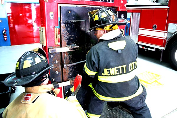 Forcible-EntryTaftville F.E. 3-26-16 (3).jpg